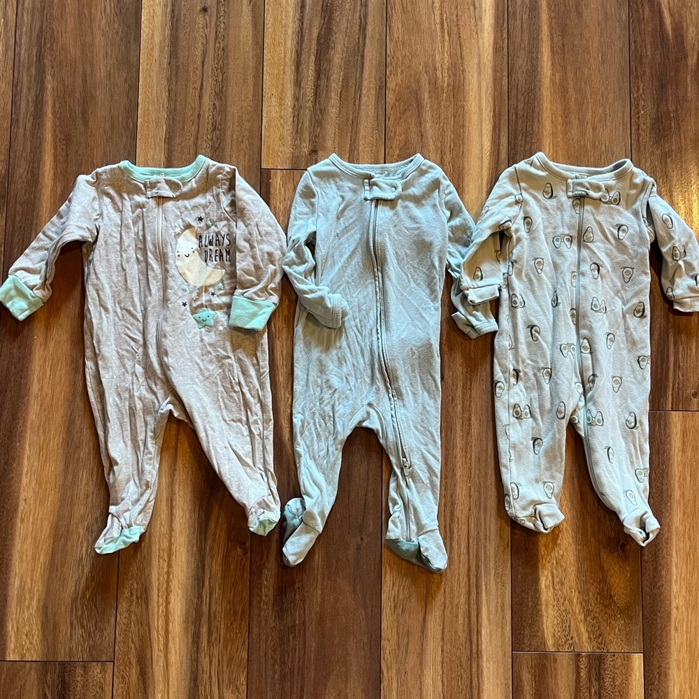 Set of 3 unisex blue/green 0-3 month baby sleepers zip up footie pajamas